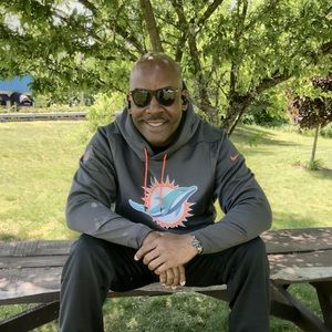 Meet your Posher, Louis-gregory